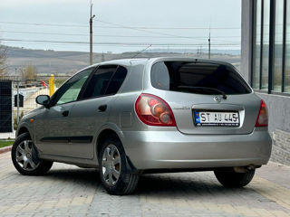 Nissan Almera foto 2