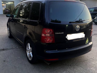 Volkswagen Touran foto 4