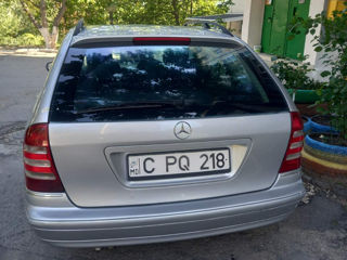 Mercedes C-Class foto 6