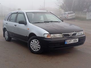 Nissan Almera foto 4