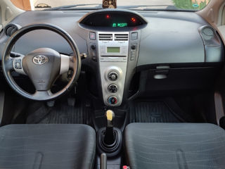 Toyota Yaris foto 9