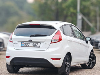 Ford Fiesta foto 4