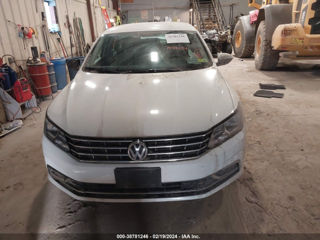 Volkswagen Passat foto 1