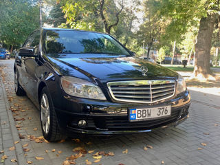 Mercedes C-Class foto 2