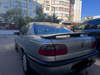 Opel Omega foto 4