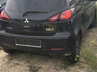 Mitsubishi Colt foto 3