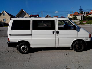 Volkswagen T4 foto 1