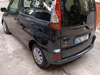 Toyota Yaris Verso foto 4