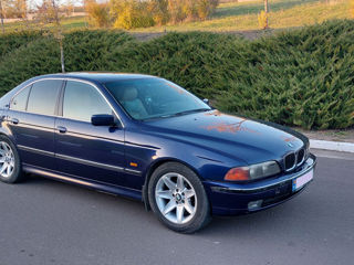 BMW 5 Series фото 1