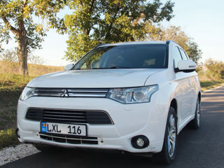 Mitsubishi Outlander foto 3