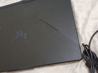 Asus F15 foto 1