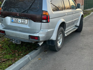 Mitsubishi Pajero Sport foto 2