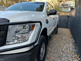 Nissan Titan foto 9