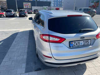 Ford Mondeo foto 9