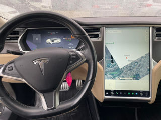 Tesla Model S foto 8