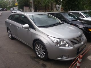 Toyota Avensis foto 2