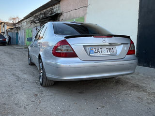 Mercedes E-Class foto 8