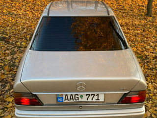 Mercedes E-Class foto 8