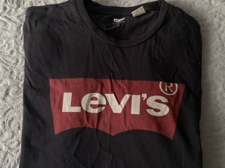 Levis