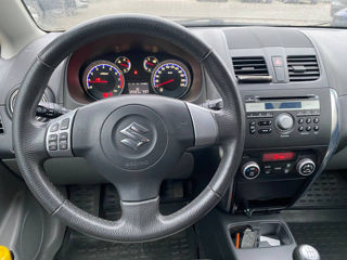 Suzuki SX4 foto 10