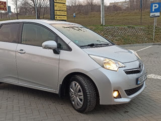 Toyota Verso-S foto 9