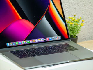 Macbook Pro 15/ Core I7 7820HQ/ 16Gb Ram/ Radeon Pro 560/ 500Gb SSD/ 15.4" Retina!! foto 4