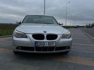 BMW 5 Series foto 1