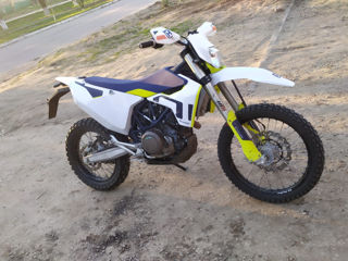 Husqvarna 701 Enduro foto 3