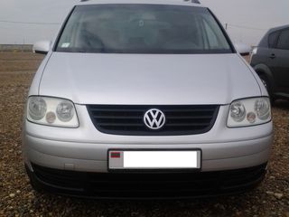 Volkswagen Touran foto 4