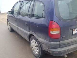 Opel Zafira 2.0 TDI foto 3