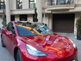 Tesla Model 3 foto 1