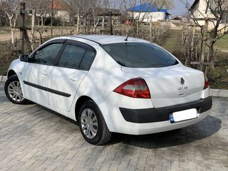 Renault Megane foto 4