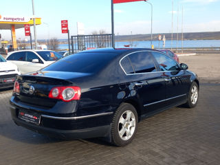 Volkswagen Passat foto 4