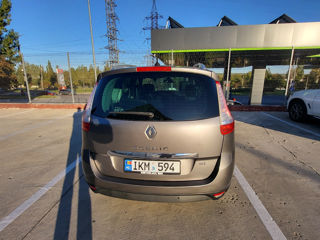 Renault Grand Scenic foto 9