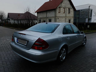 Mercedes E-Class foto 2