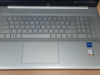 HP FullHD 17.3 (1920 x 1080), IPS - Core i5-1135G7 - 8 GB RAM - 1TB HDD +SSD Intel Optane foto 2