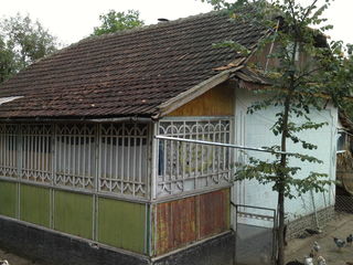 Срочно - кирпичный дом , рядом с санаторием Кодру + земля или меняю на малосемейку в Кишиневе . foto 7