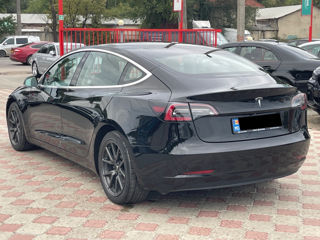 Tesla Model 3 foto 3