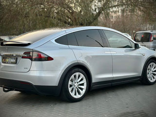 Tesla Model X foto 5