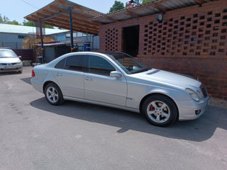 Mercedes E-Class foto 4