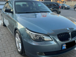 BMW 5 Series foto 2