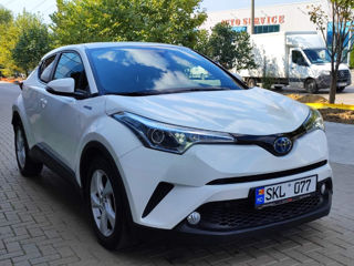 Toyota C-HR foto 2