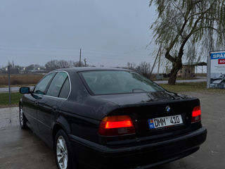 BMW 5 Series foto 3