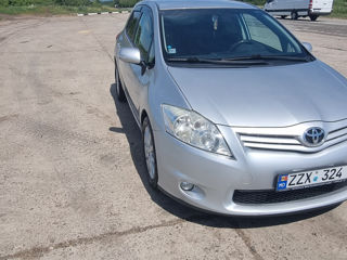 Toyota Auris foto 1