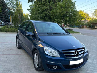 Mercedes B-Class foto 2