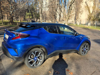 Toyota C-HR foto 2