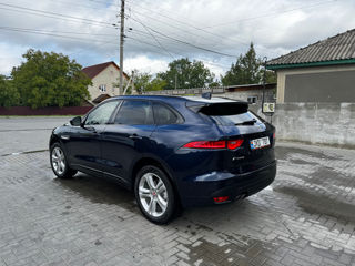 Jaguar F-PACE foto 10