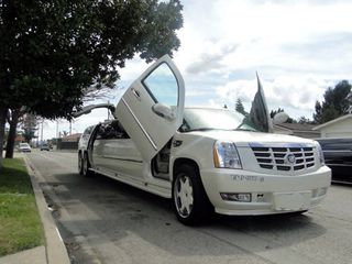 Очень красивые лимузины "Elite Limo".  Акция!!! 5 часов = 250 евро. foto 8