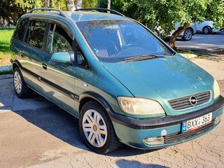 Opel Zafira foto 2