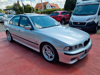 BMW 5 Series foto 1